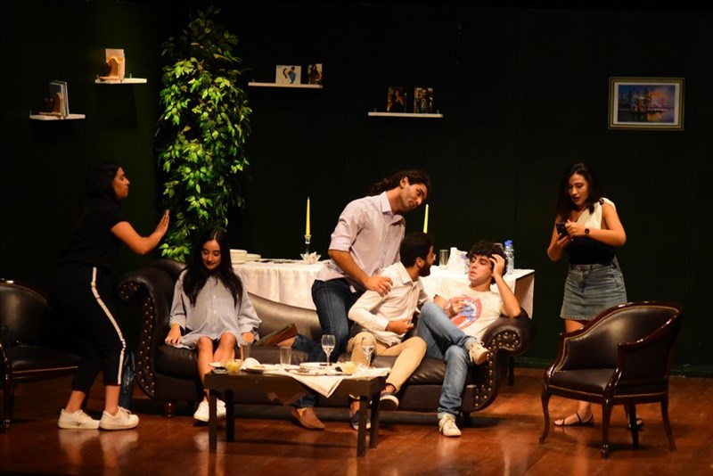 Perfect Strangers play at LAU